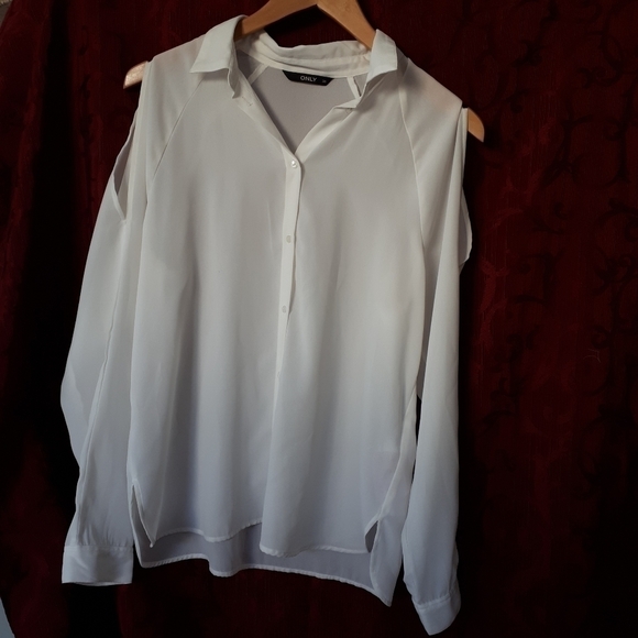 Only‎  white button down shirt - Picture 3 of 10